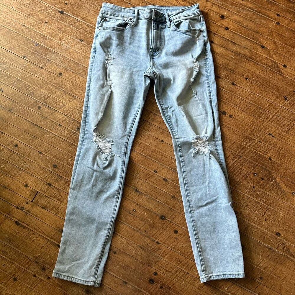 American Eagle distressed athletic normcore 30x32 jeans